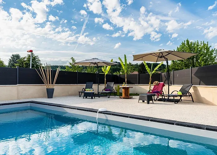 Villa Des Oliviers Sublime Villa Avec Piscine Chauffee Et Privee Et Baby Foot