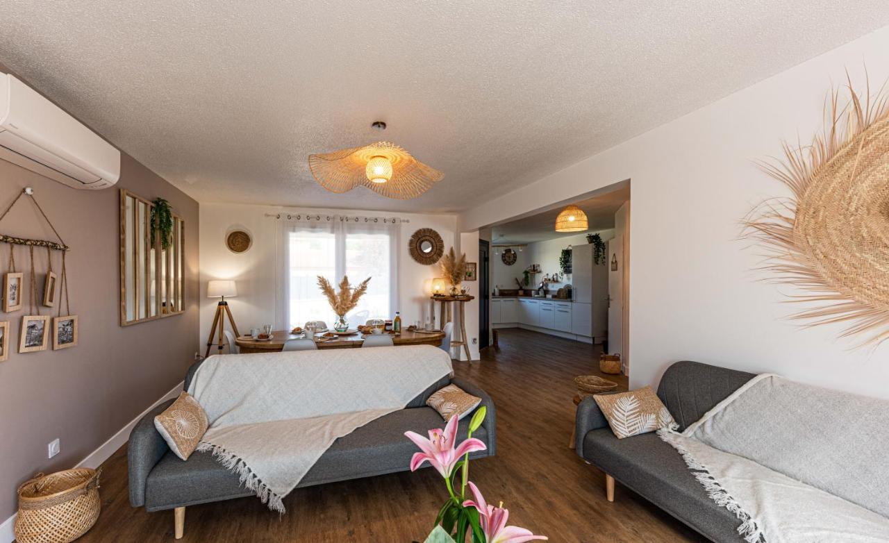 Des Oliviers Sublime Avec Piscine Chauffee Et Privee Et Baby Foot * Bon-Encontre