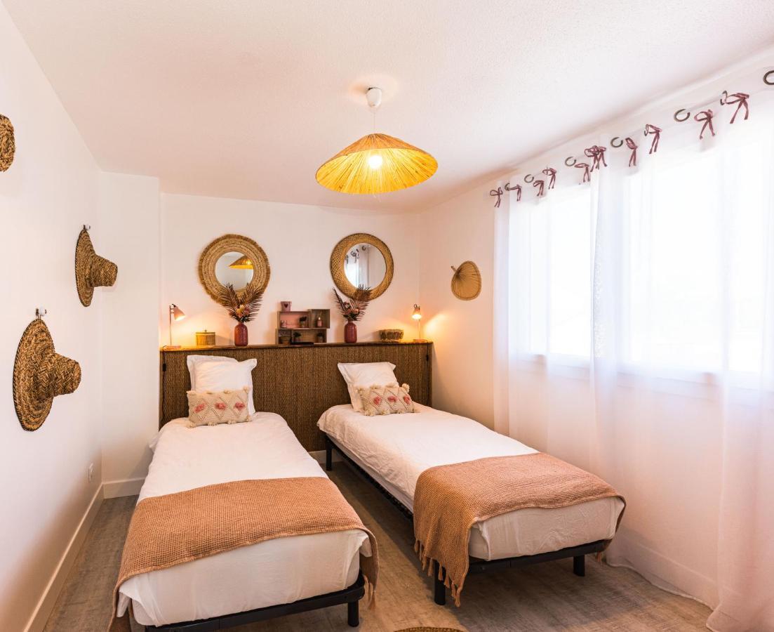 Villa Des Oliviers Sublime Avec Piscine Chauffee Et Privee Et Baby Foot *