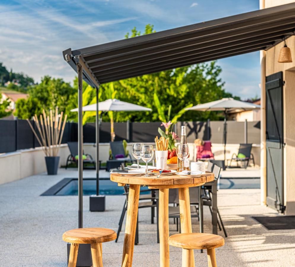 Des Oliviers Sublime Avec Piscine Chauffee Et Privee Et Baby Foot Villa *