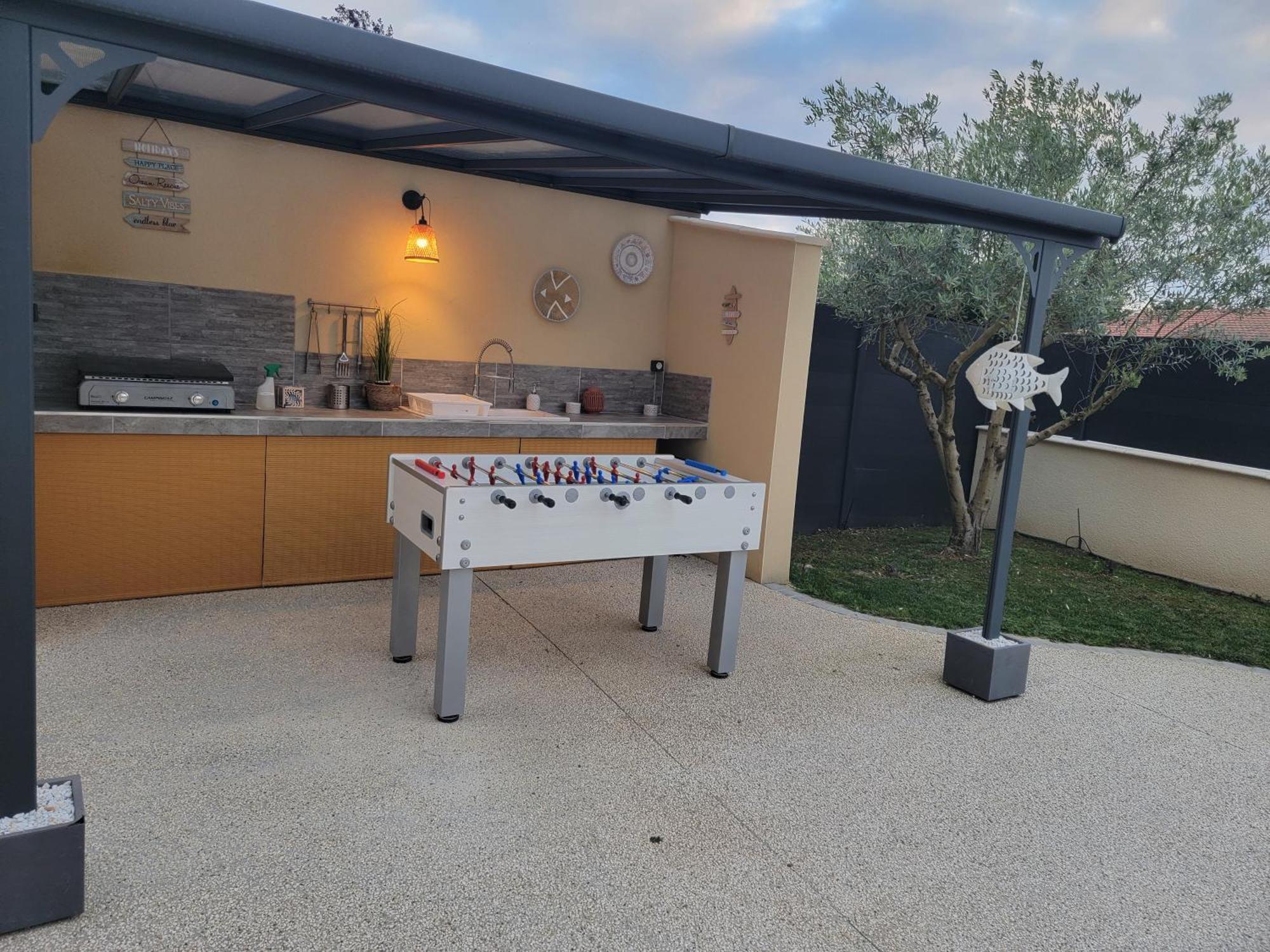 Des Oliviers Sublime Avec Piscine Chauffee Et Privee Et Baby Foot Villa Bon-Encontre